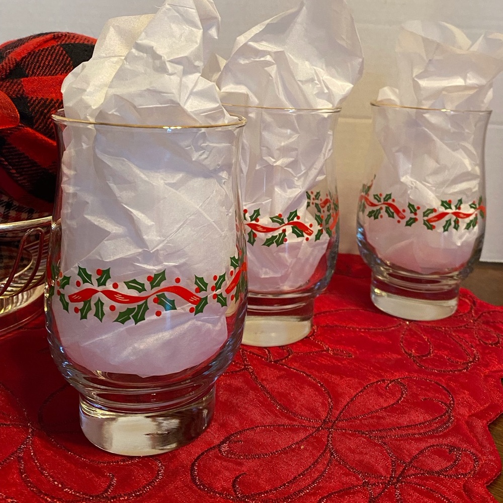 Set of 3 Libbey HOLLY BERRY RIBBON 5 1/2" Tulip Glasses Tumblers Christmas